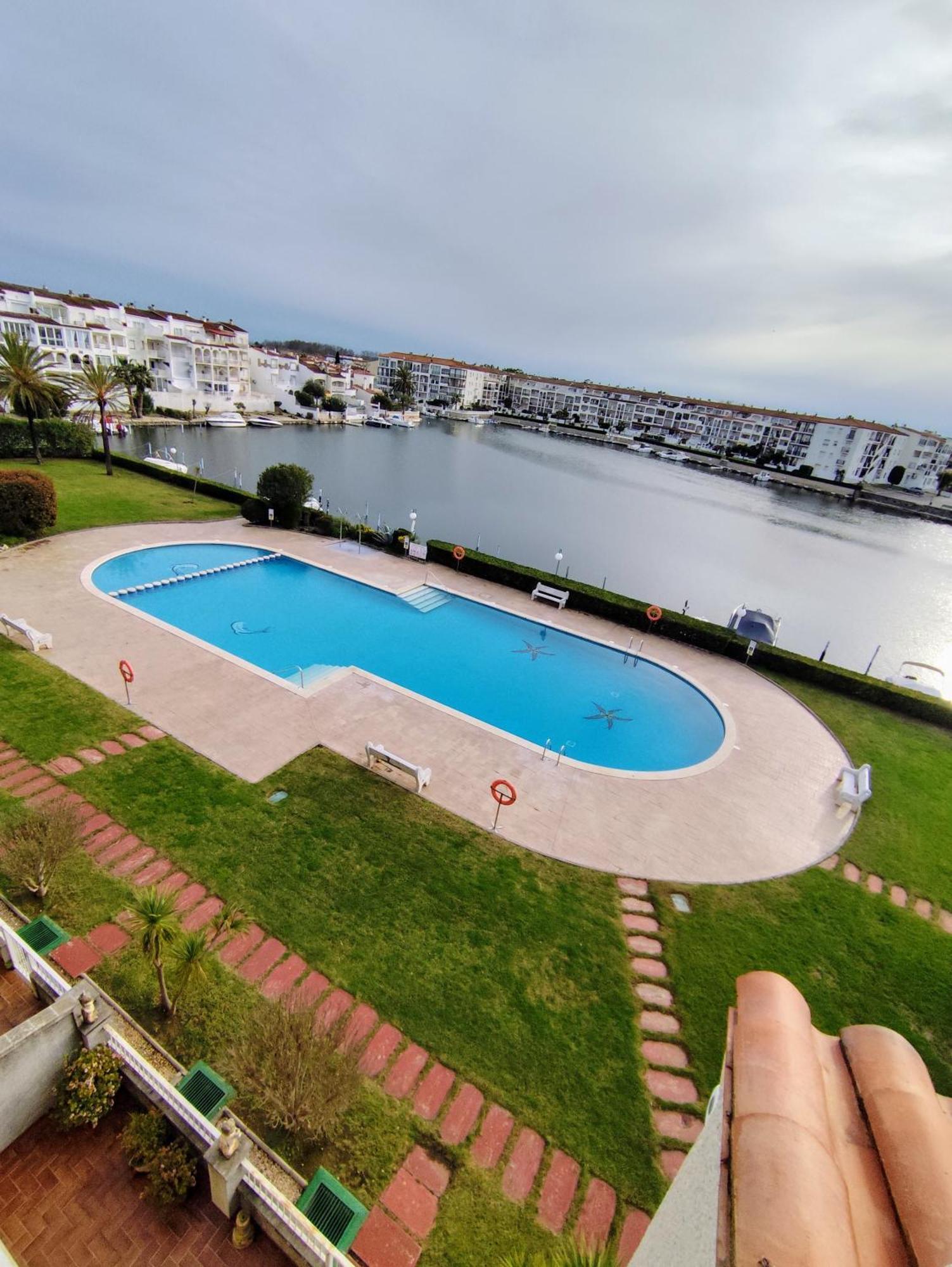 1005 Apartamento Con Vistas Al Lago San Maurici By Homeselectspain エンプリアブラバ エクステリア 写真